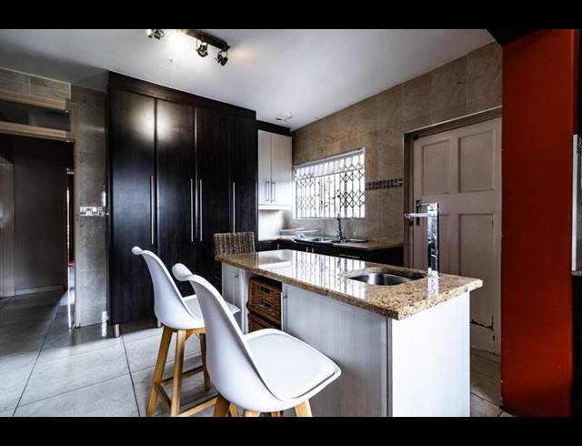 5 BEDROOM HOUSE FOR SALE IN LINMEYER